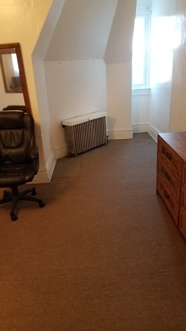 Building Photo - 368 Atwood St