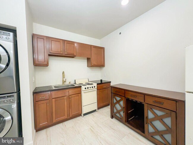 Building Photo - 7023 Sand Cherry Way