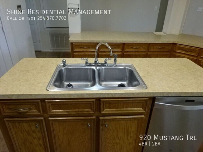 Building Photo - 920 Mustang Trail