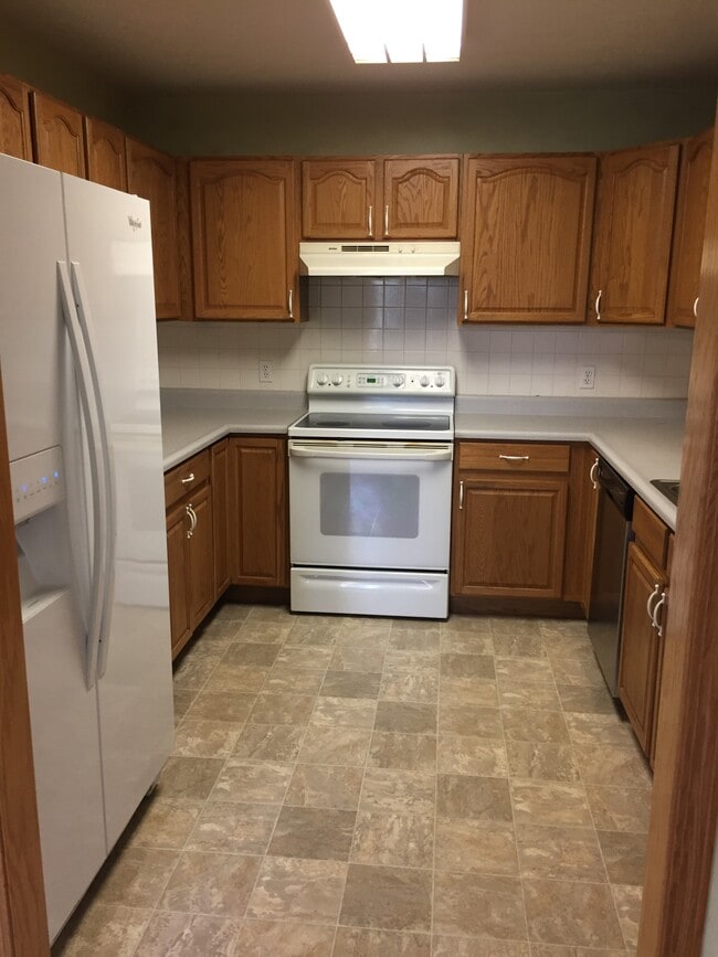 Building Photo - 1184 Huron Ct