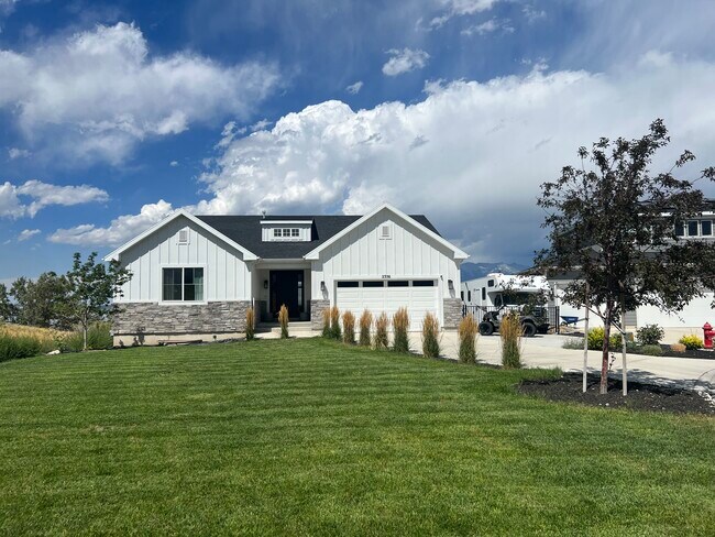 Building Photo - 2356 S Blue Water Ln