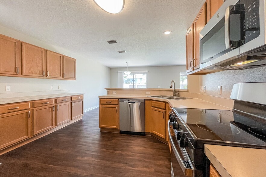 Building Photo - 19412 Timberbluff Dr