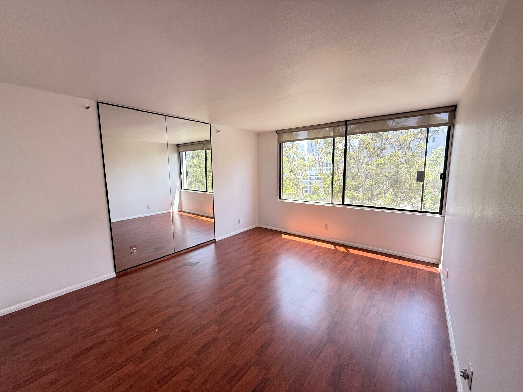 Primary Bedroom - 600 W 9th St