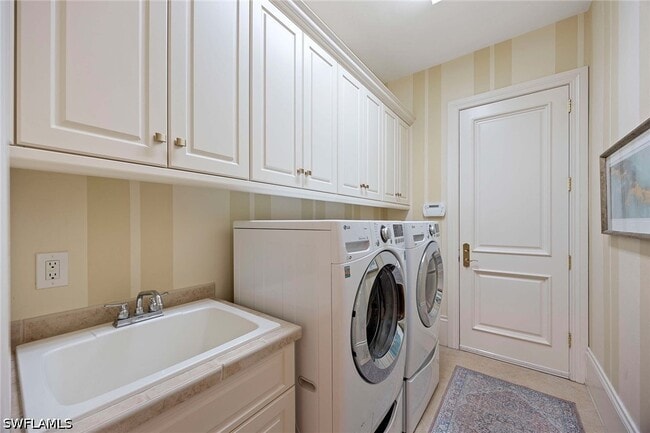 Building Photo - 4661 Via Ravenna