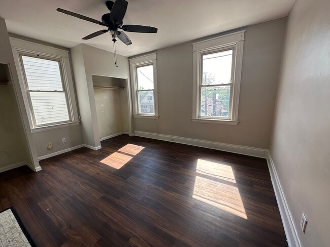 Building Photo - CLIFTON - Adorable upper floors of 2 family