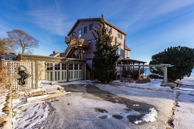 Building Photo - 322 Humphrey St