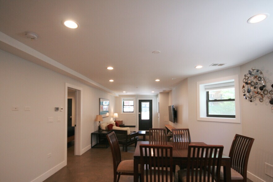 Building Photo - 2508 N Spaulding Ave