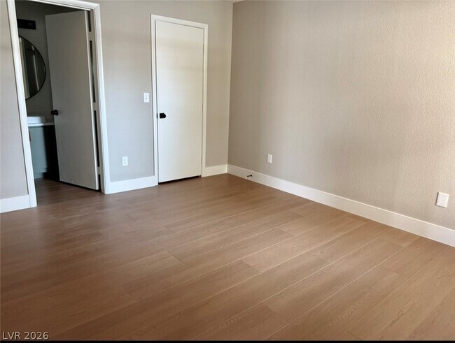 Building Photo - 1150 N Buffalo Dr