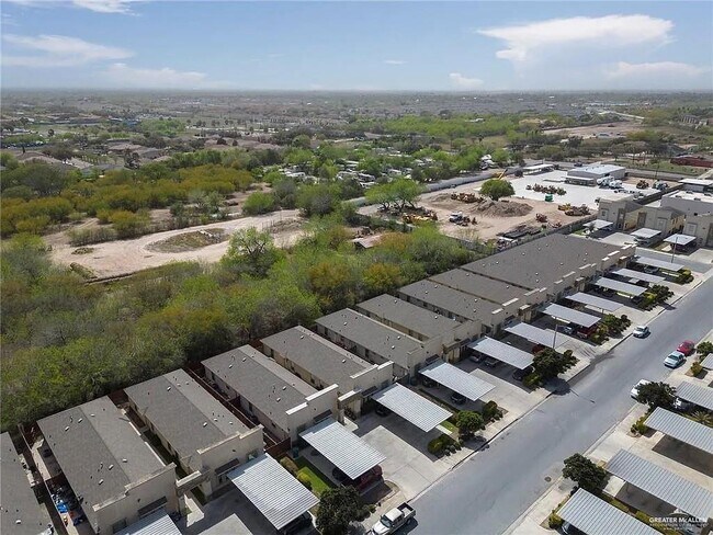 Building Photo - 10 West Dr