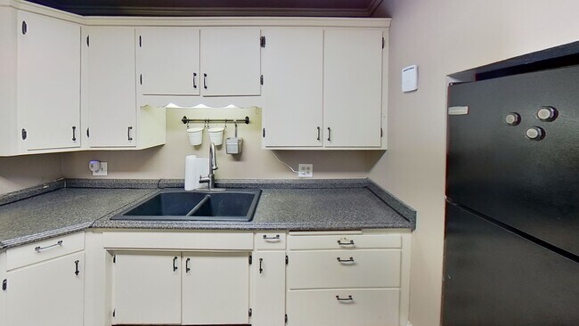 Kitchen - 2635 Fenton St