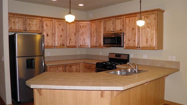 Building Photo - 20249 Knightsbridge Pl
