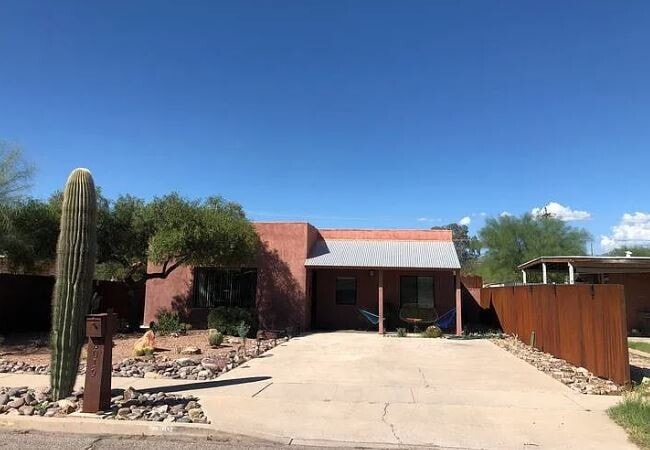 Primary Photo - 3019 E 19th St