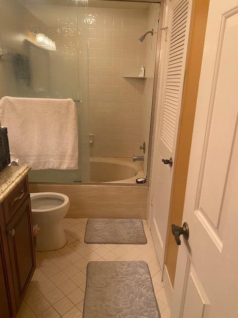 Building Photo - 220 Lake Dr