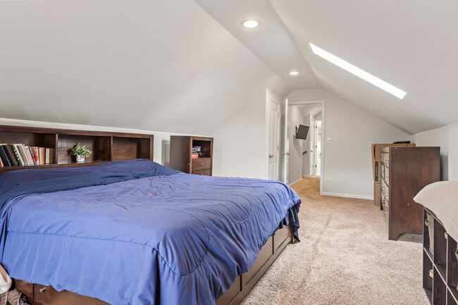 Building Photo - 7938 S Bennett Ave