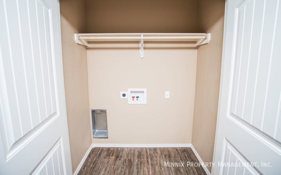 Building Photo - 2509 N Ave O