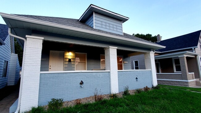 Building Photo - 1825 S East St