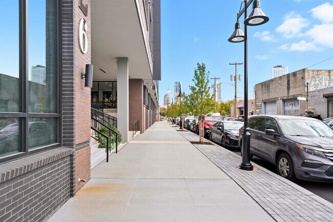 Building Photo - 40 Center St