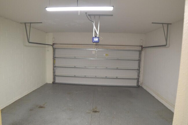 Building Photo - Great 3bed/2.5bath Rental Opportunity in T...