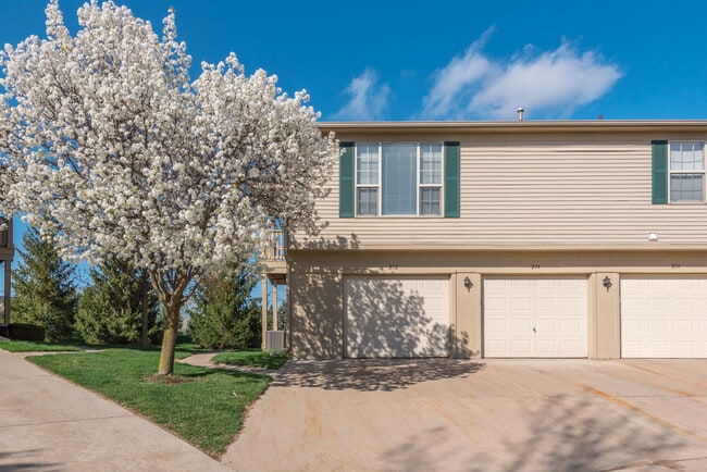 Building Photo - 212 Commons Ct