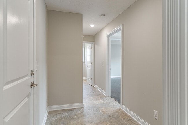 Building Photo - 616 Tristan Ln