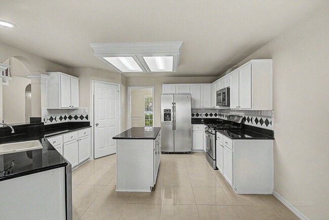 Building Photo - 2126 Highland Bay Ct