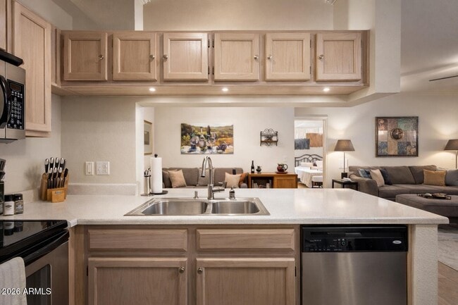 Building Photo - 16013 S Desert Foothills Pkwy