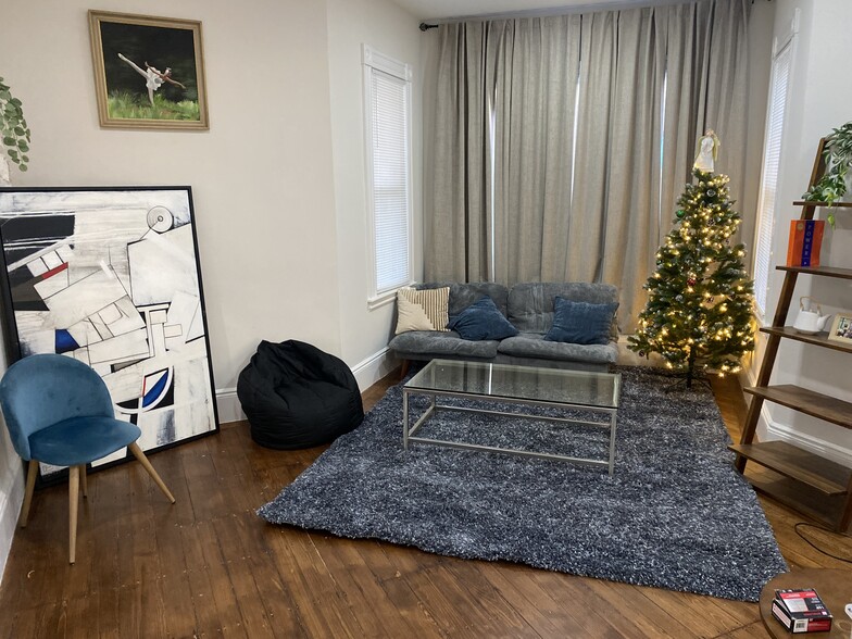 Living room - 60 Westville St