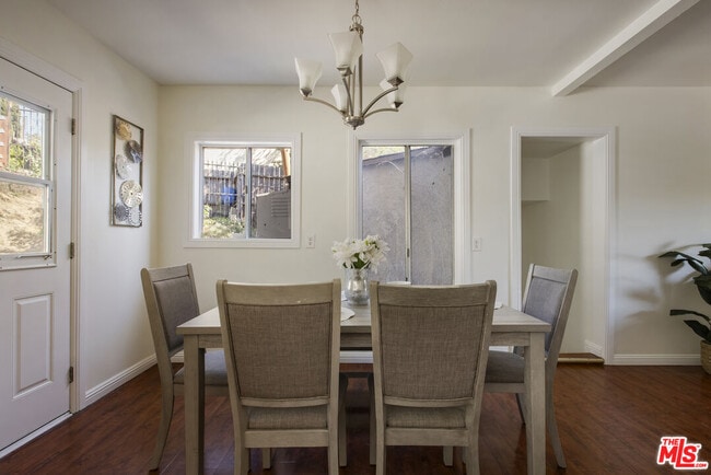 Building Photo - 2723 Ballard St