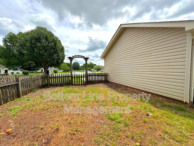 Building Photo - 4563 Cochran Farm Rd SW