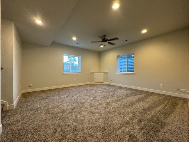 Building Photo - Beautiful New 2 Story Home w/Finished Basement!