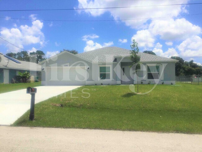 Building Photo - 328 SW Ridgecrest Dr