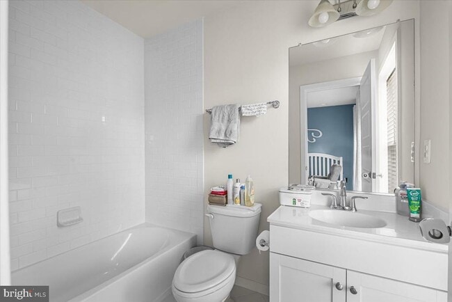 Building Photo - 12611 Macaulay St