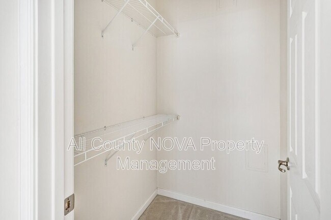 Building Photo - 15072 Leicestershire St