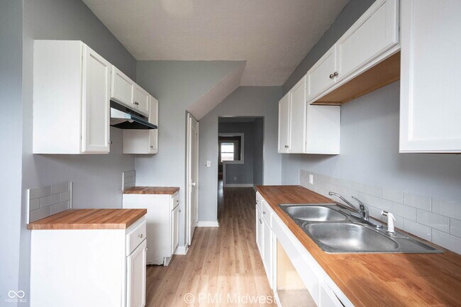 Building Photo - 3413 N Capitol Ave