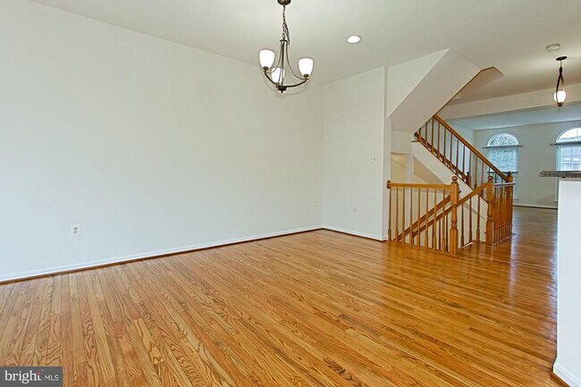 Building Photo - 20748 Hollow Falls Terrace