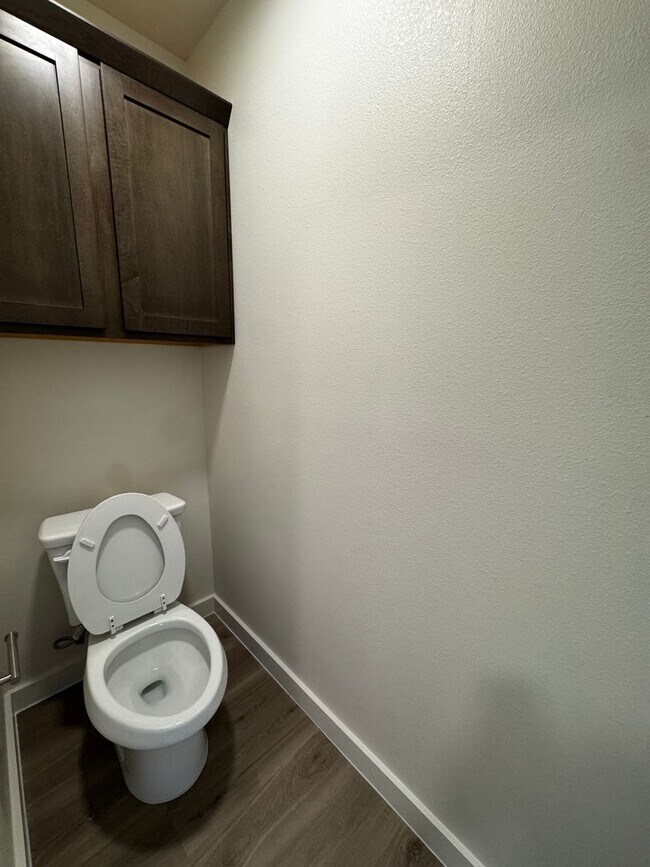 Building Photo - Fabulous Luxury Newer 2026 Build 3/2/2