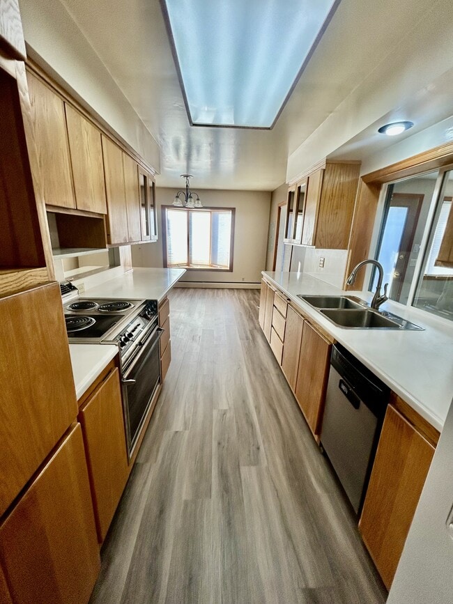 Building Photo - 606 Mead AvenueUnit A Mead