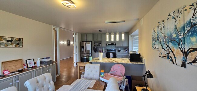 Building Photo - 40184 Long Horn Dr