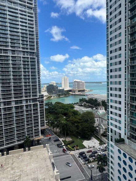 Building Photo - 77 SE 5th St