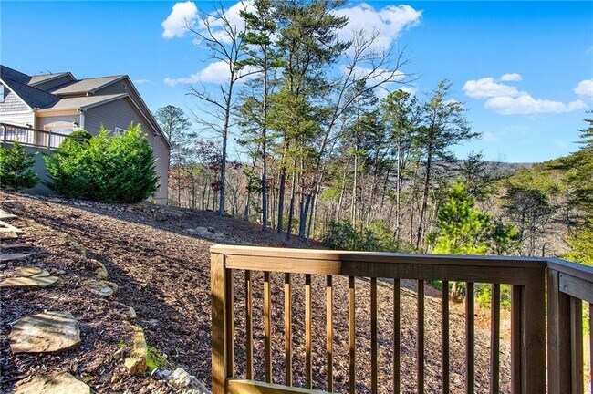 Building Photo - 309 Trappers Bluff