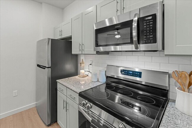 Building Photo - 818 Morningside Dr