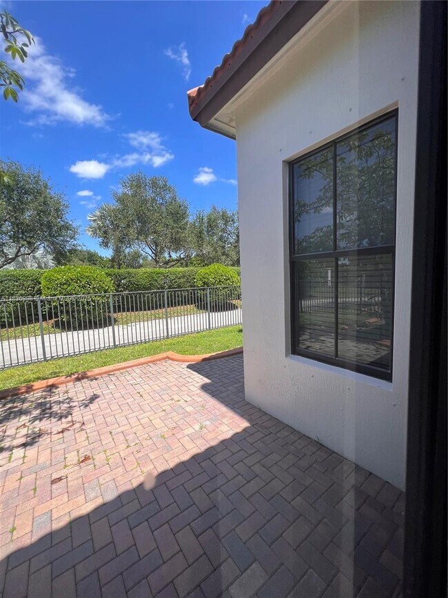 Building Photo - 8378 NW 39th Ct