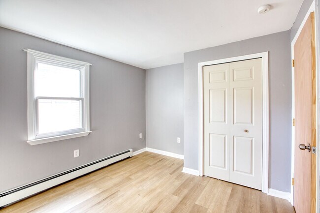 Building Photo - 12 Martin St