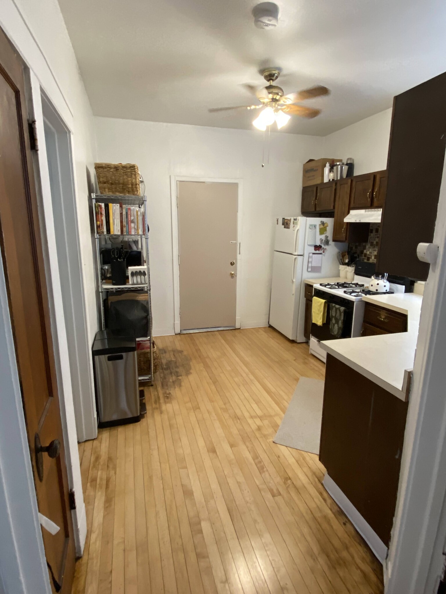 Kitchen - 3704 N Magnolia Ave