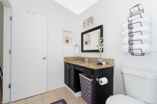 Building Photo - 751 Country Woods Cir