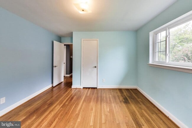 Building Photo - 7215 Normandy Ln