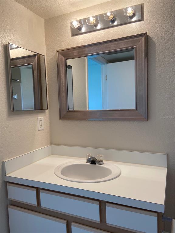 Building Photo - 2212 Grand Cayman Ct