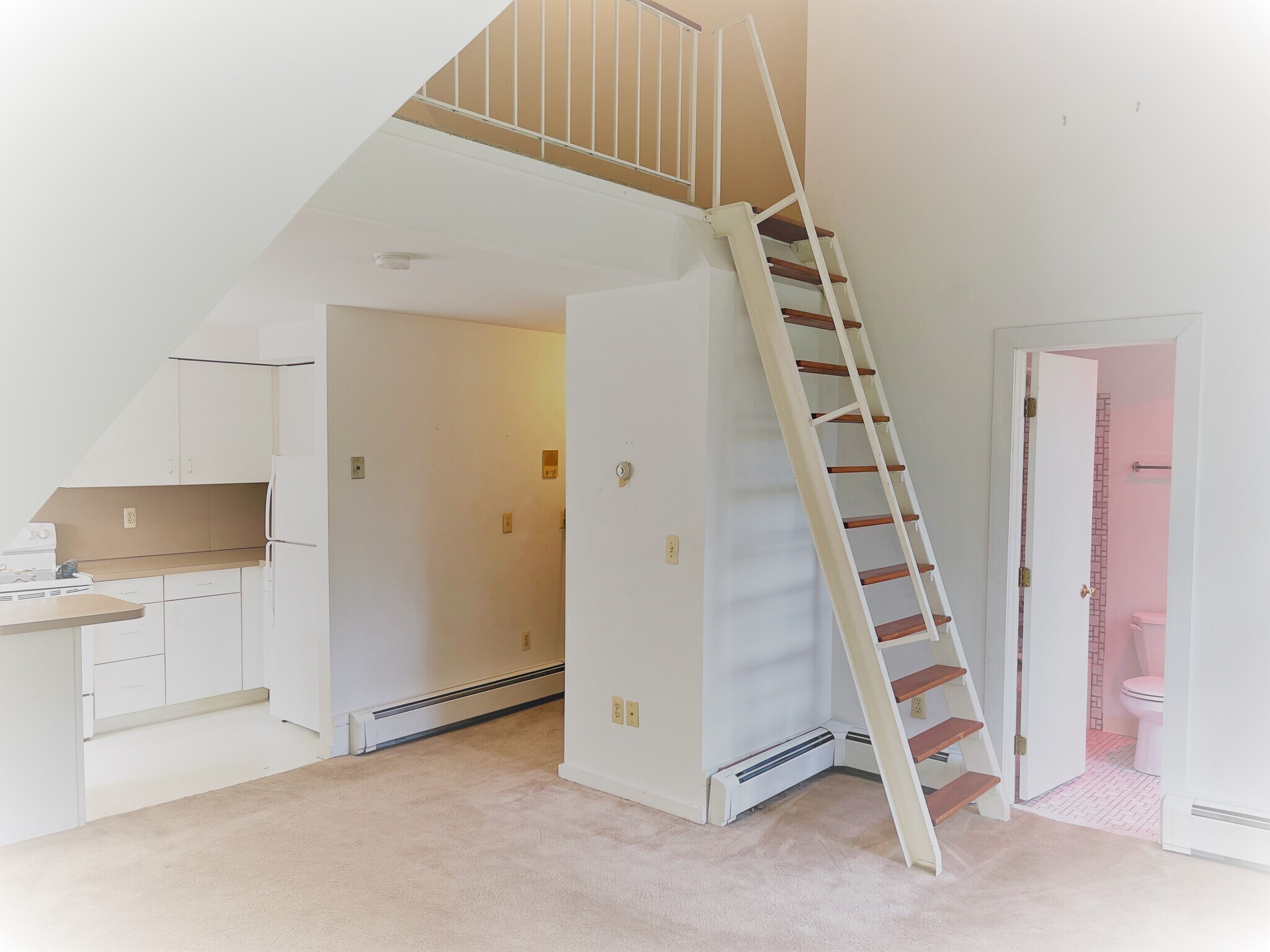 Building Photo - 154 Academy St