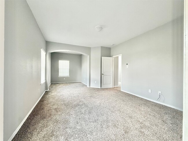 Building Photo - 251 Cyrus St