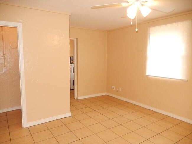 Building Photo - 1518 Pepper Dr